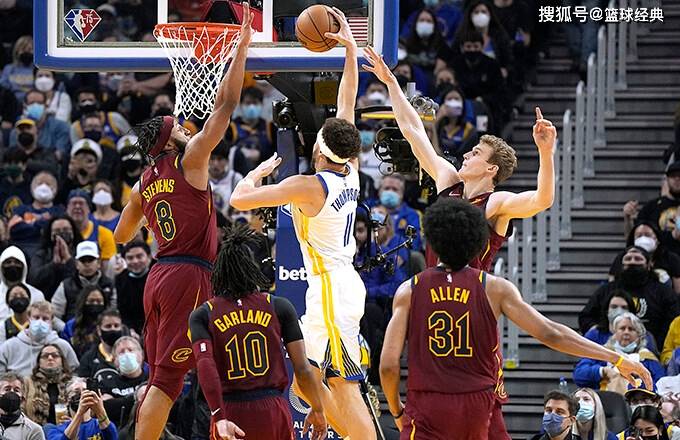 里程碑夜！上海海港篮板制胜，NBA常规赛今夜刷纪录，话题不断，更衣室氛围转暖的简单介绍爱游戏官方网站